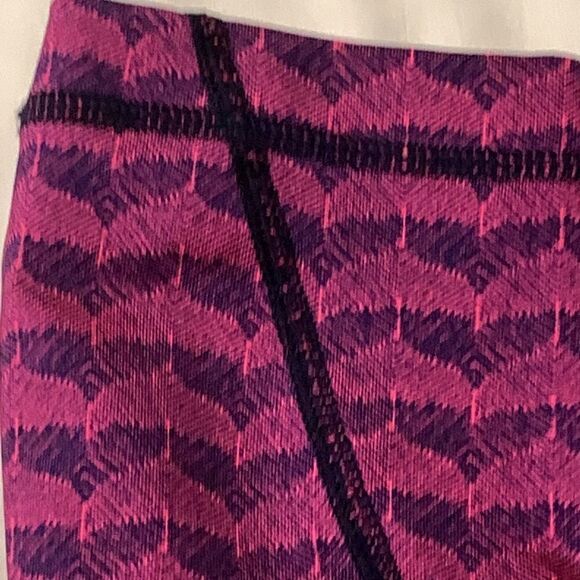 V.V. size small leggings - Picture 5 of 5